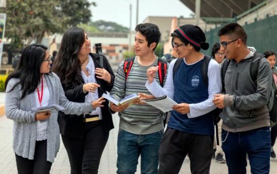 FONDO ECONÓMICO PARA BECAS EN OYÓN – RCR Peru