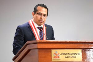 PRESIDENTE DEL JNE, ROBERTO BURNEO, DEBIÓ SUSPENDER LAS ELECCIONES 2026, SOSTIENE ANALISTA MIGUEL SANTILLANA – RCR Peru