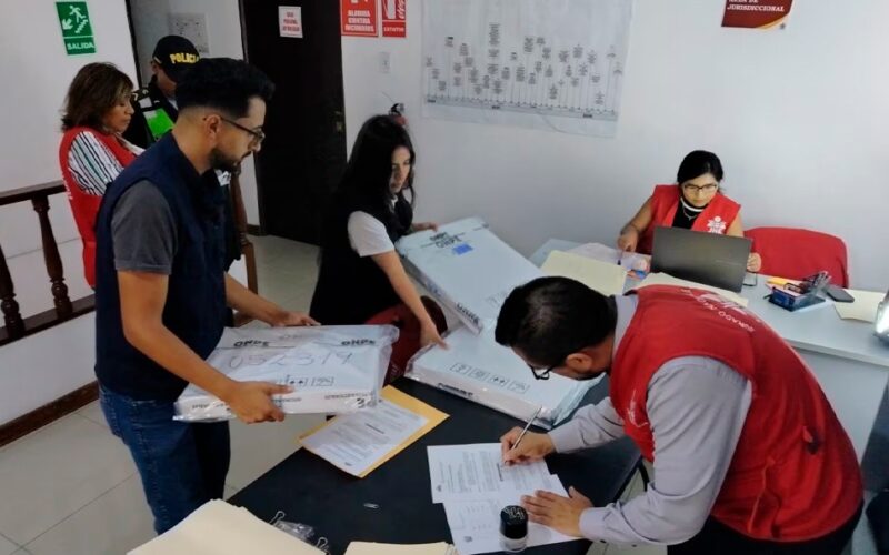 AUDITORIA DEL JNE SOBRE LA PRIMERA VUELTA SERÍA “UN SALUDO A LA BANDERA”, AFIRMA ANALISTA CÉSAR ZAMORA – RCR Peru