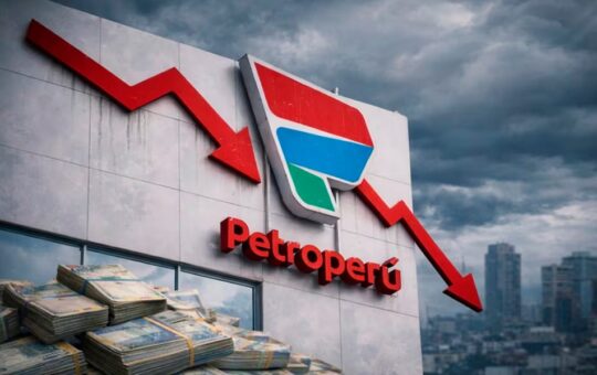 “PETROPERÚ NO PODRÁ PAGAR LOS US$ 2 MIL MILLONES NI SU DEUDA ACTUAL, SIGUEN TIRANDO DINERO A LA BASURA”, ADVIERTE EXMINISTRO DAVID TUESTA – RCR Peru