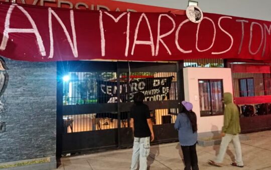 ESTUDIANTES TOMAN LA CIUDAD UNIVERSITARIA CONTRA LA REELECCIÓN DE AUTORIDADES – RCR Peru