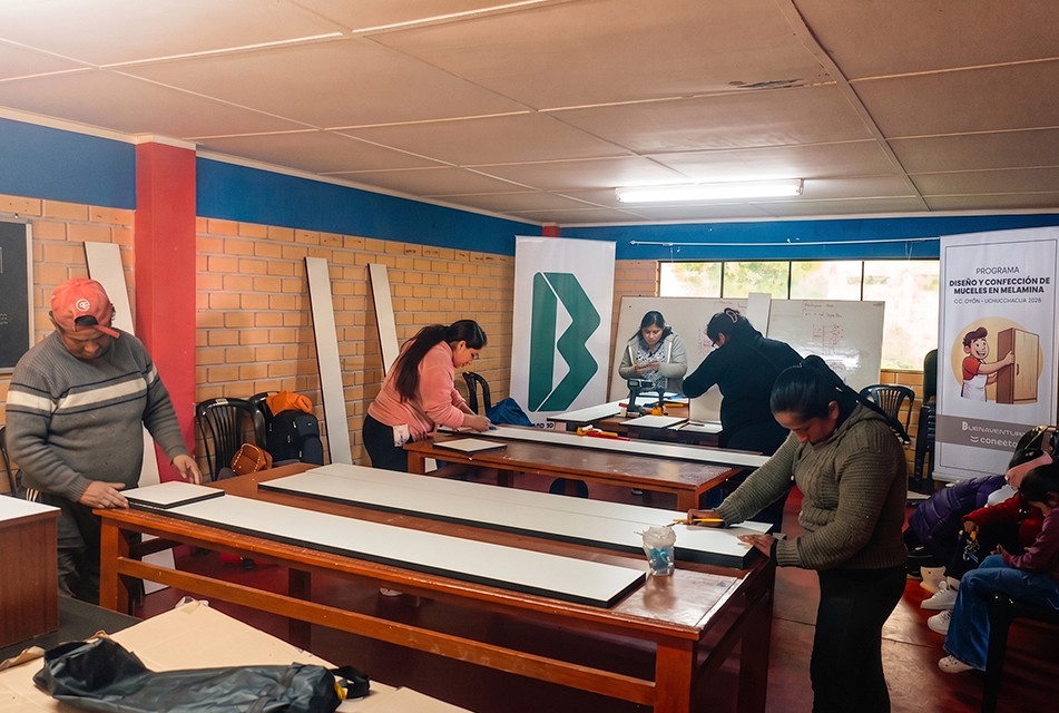 COMPAÑÍA DE MINAS BUENAVENTURA IMPULSA EL EMPRENDIMIENTO LOCAL CON LA CLAUSURA DE EXITOSO TALLER DE MELAMINA EN OYÓN – RCR Peru