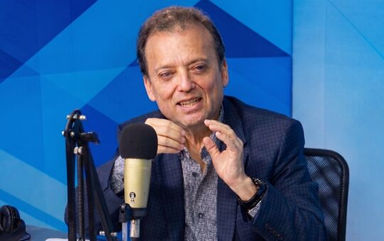 CANDIDATO ROBERTO SÁNCHEZ SE MANTIENE VINCULADO A ANTAURO HUMALA POR COMPROMISOS OCULTOS – RCR Peru
