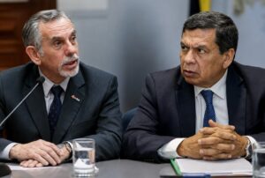 “FUERZA POPULAR DESPERDICIÓ LA OPORTUNIDAD DE DESNUDAR LAS CONTRADICCIONES DE ROBERTO SÁNCHEZ”, AFIRMÓ EL ANALISTA POLÍTICO FAUSTO SALINAS – RCR Peru
