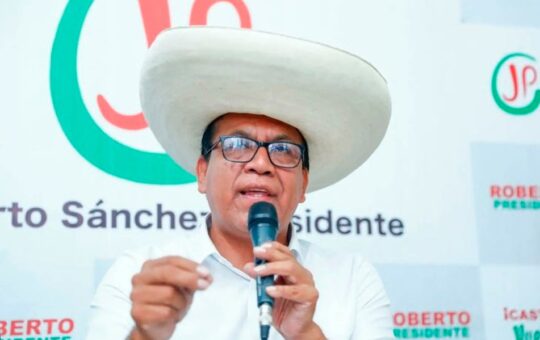9 DE CADA 10 ECONOMISTAS PRIORIZA LA INVERSIÓN PRIVADA PARA REDUCIR LA POBREZA, EN CONTRAPOSICIÓN AL PLAN DE GOBIERNO DE JUNTOS POR EL PERÚ – RCR Peru