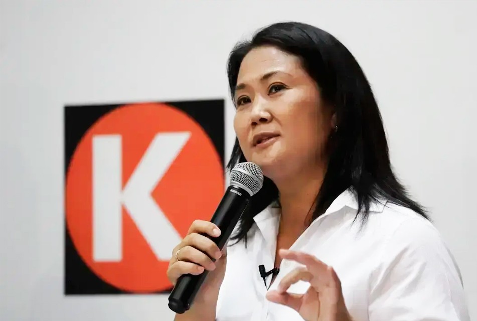 “KEIKO FUJIMORI GENERÓ LA CRISIS POLÍTICA QUE ARRASTRA EL PERÚ DESDE 2016 Y DEBE ASUMIR SU CULPA”, AFIRMA POLITÓLOGO CARLOS FERNÁNDEZ – RCR Peru