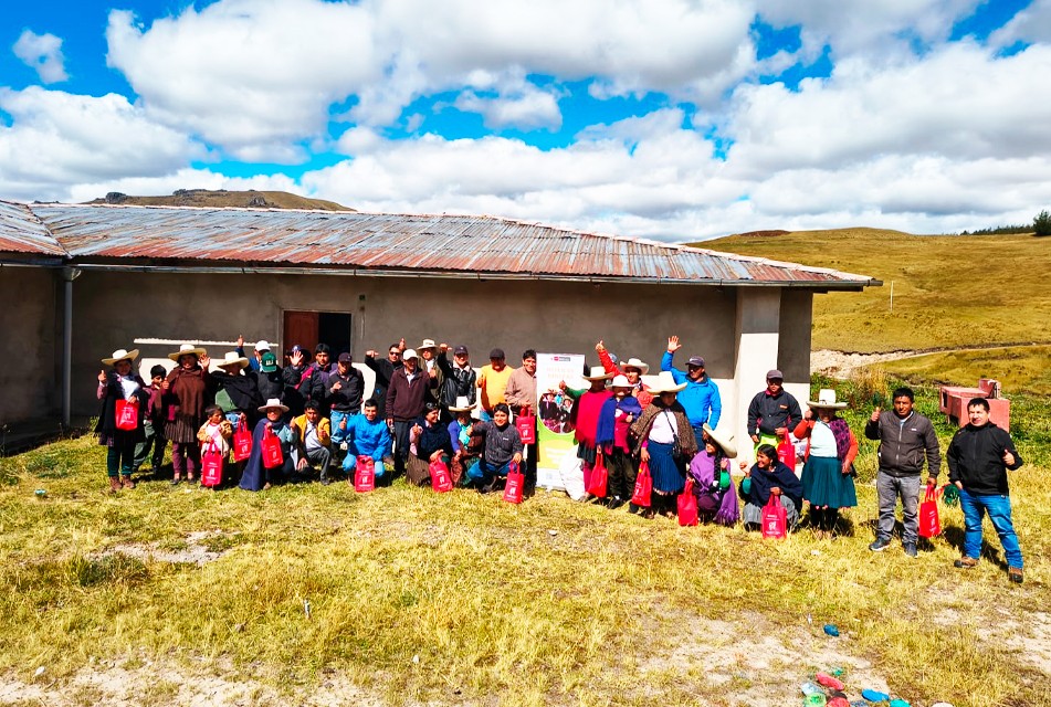AUTORIDADES Y CIUDADANOS DE LA ENCAÑADA (CAJAMARCA) PARTICIPARON EN TALLER SOBRE MINERÍA Y DESARROLLO SOSTENIBLE – RCR Peru
