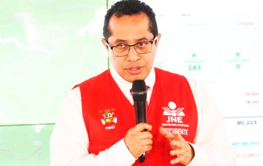 PRESIDENTE DEL JNE RECHAZA AFIRMACIONES SOBRE FRAUDE ELECTORAL Y PIDE RESPONSABILIDAD – RCR Peru