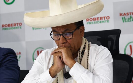 ROBERTO SÁNCHEZ RECHAZA SU DERROTA “CON UNA PATALETA DE NIÑO” Y KEIKO DEBE IMPULSAR UNA DERECHA ALTERNATIVA, SEÑALA ANALISTA CARLOS TIMANÁ – RCR Peru