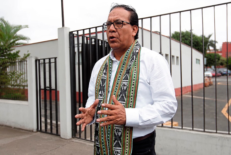 “ROBERTO SÁNCHEZ YA SE QUEDÓ SOLO” Y PREPARA EL TERRENO PARA LA VIOLENCIA QUE VENDRÍA EN PUNO Y CUSCO, ADVIERTE ANALISTA FAUSTO SALINAS – RCR Peru