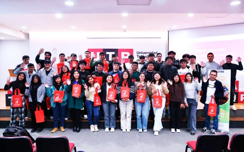 ESTUDIANTES DE AREQUIPA FUERON INFORMADOS SOBRE POTENCIAL GEOLÓGICO NACIONAL Y LA IMPORTANCIA DE LA PRODUCCIÓN DE MINERALES CRÍTICOS – RCR Peru