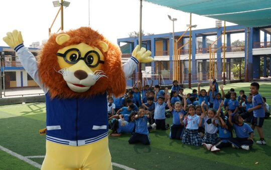 28.820 ESTUDIANTES BENEFICIADOS CON BIBLIOTECA MÓVIL LEO A BORDO – RCR Peru