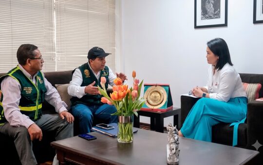 RONDAS CAMPESINAS SE REÚNEN CON KEIKO FUJIMORI Y EXIGEN FRENAR LA MINERÍA ILEGAL PARA COMBATIR LA CONTAMINACIÓN Y LA VIOLENCIA – RCR Peru