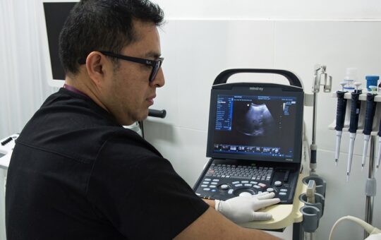 CLÍNICA UNIVERSITARIA OFRECE NUEVO SERVICIO DE ECOGRAFÍAS A LA COMUNIDAD SANMARQUINA Y AL PÚBLICO EN GENERAL – RCR Peru